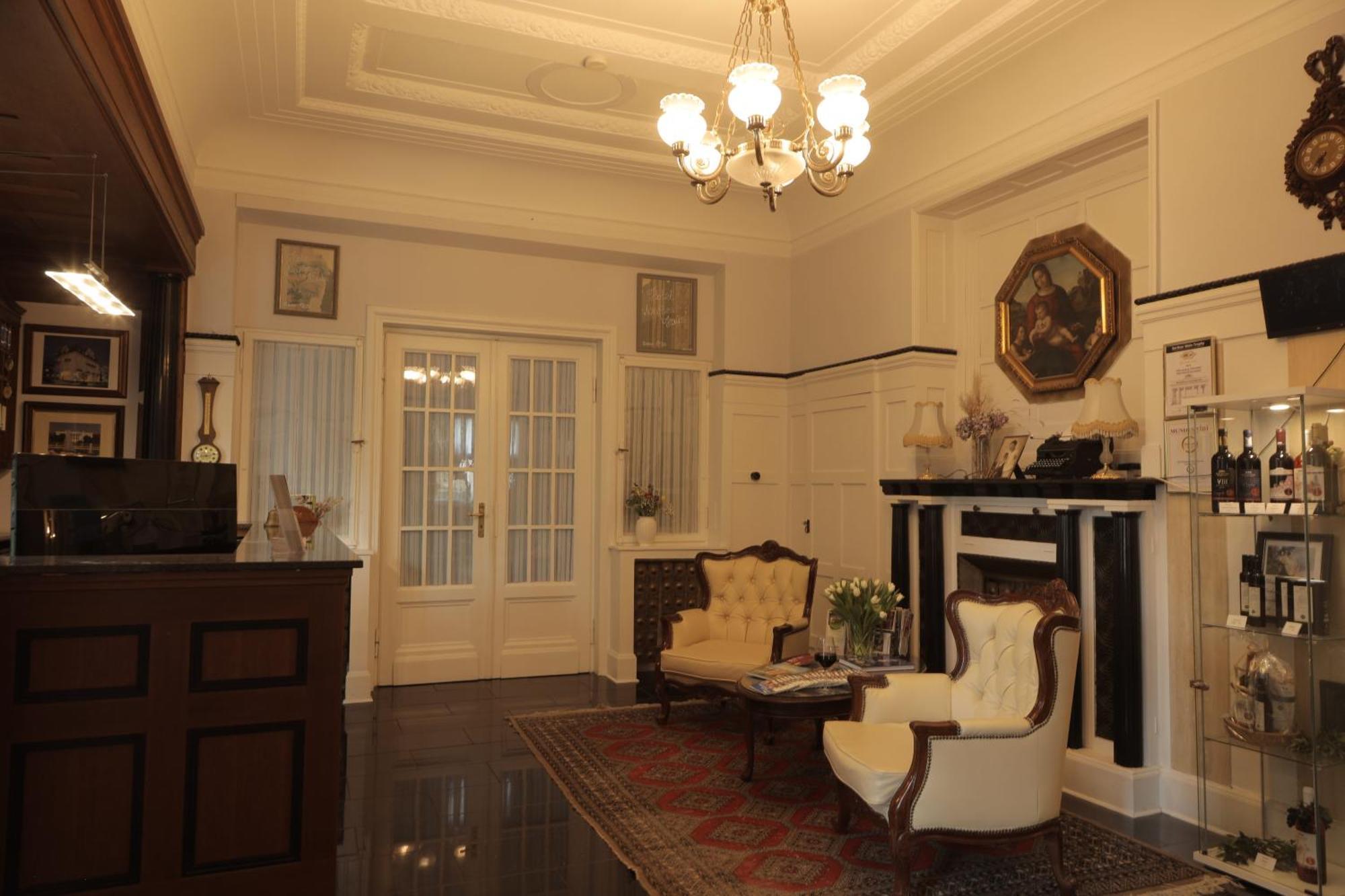 Hotel Weisses Haus บาดคิสซินเงิน ภายนอก รูปภาพ