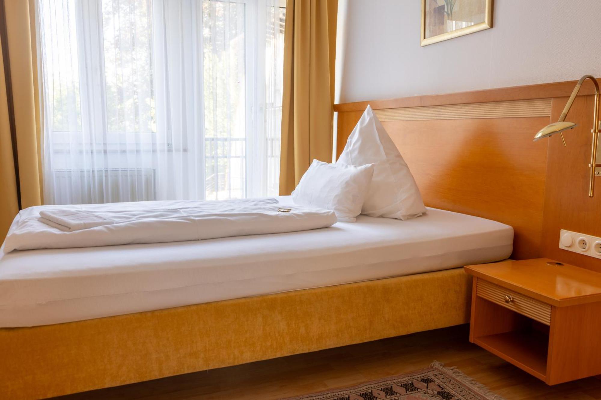 Hotel Weisses Haus บาดคิสซินเงิน ภายนอก รูปภาพ
