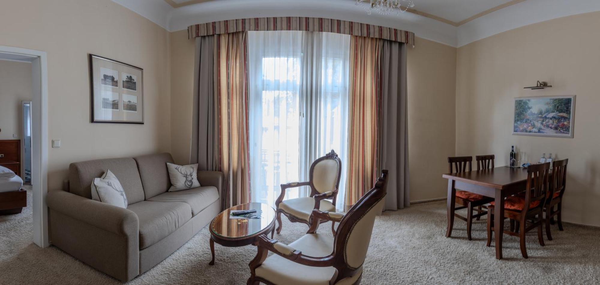 Hotel Weisses Haus บาดคิสซินเงิน ภายนอก รูปภาพ