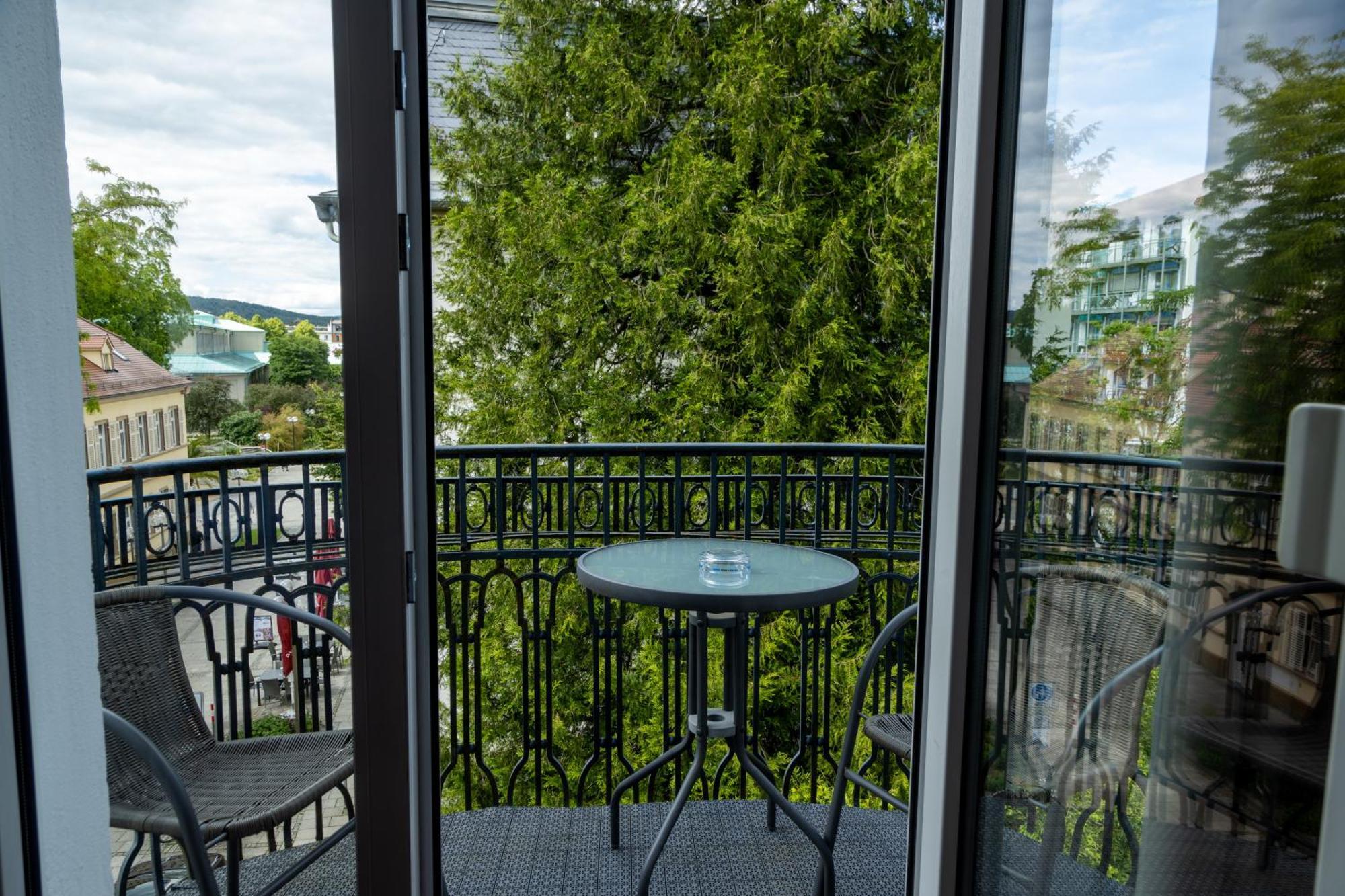 Hotel Weisses Haus บาดคิสซินเงิน ภายนอก รูปภาพ