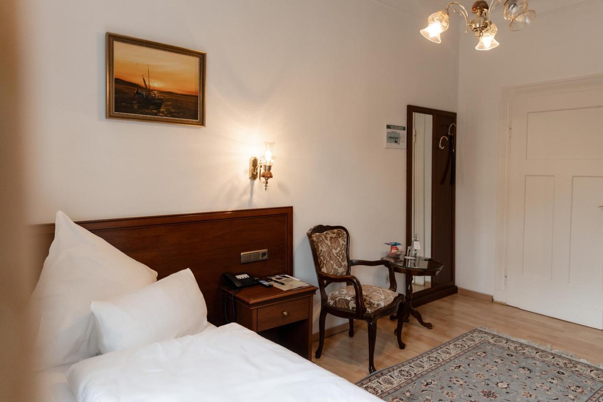 Hotel Weisses Haus บาดคิสซินเงิน ภายนอก รูปภาพ