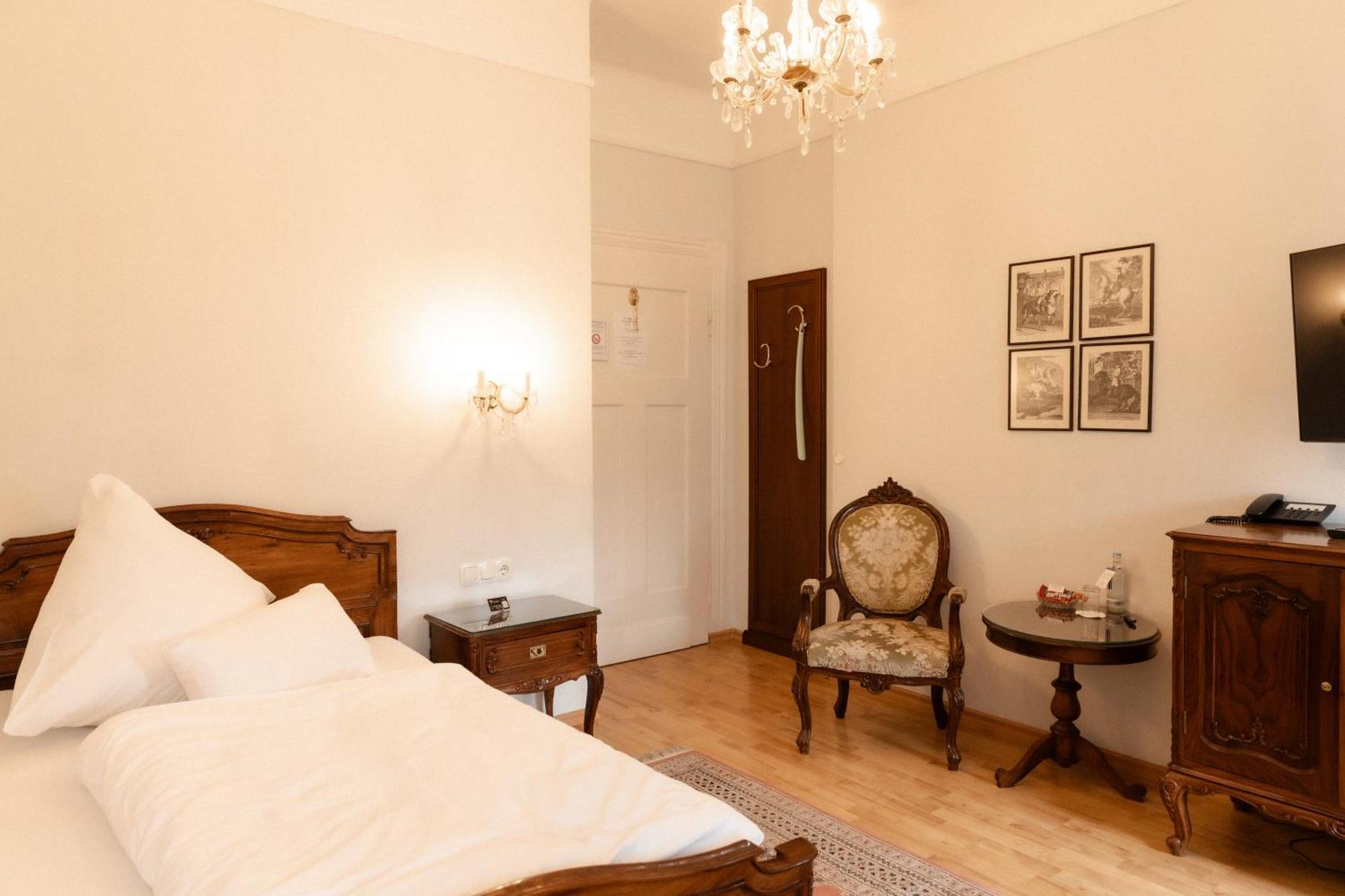 Hotel Weisses Haus บาดคิสซินเงิน ภายนอก รูปภาพ