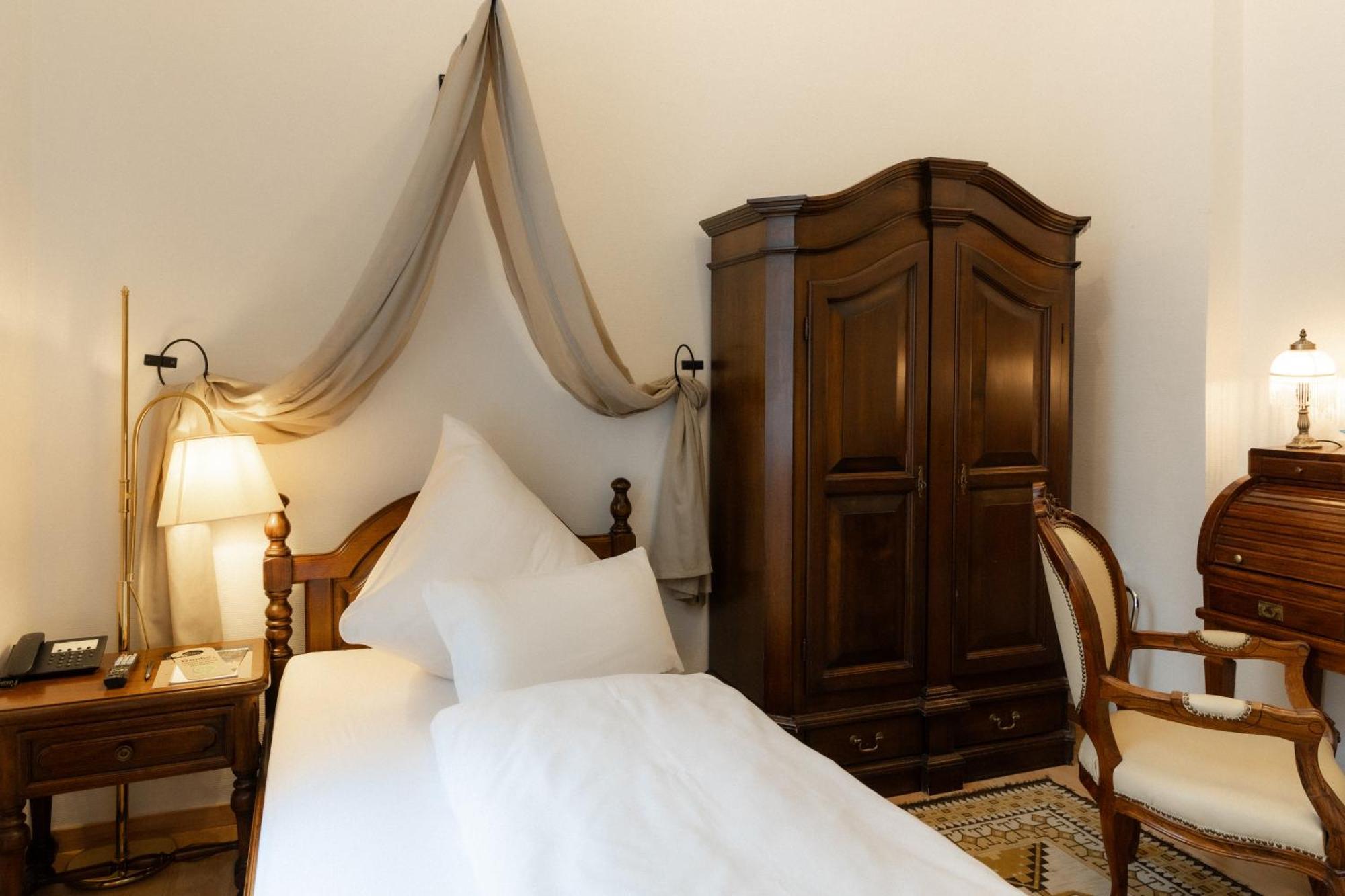 Hotel Weisses Haus บาดคิสซินเงิน ภายนอก รูปภาพ